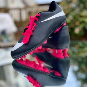 Nike Girl's Bravata FC-R Soccer Cleats Youth Size 3Y